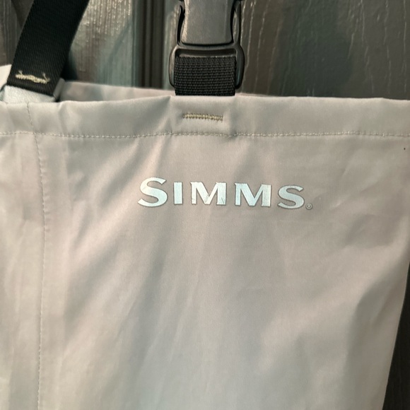 Simms youth waders 🎣 - Picture 2 of 4